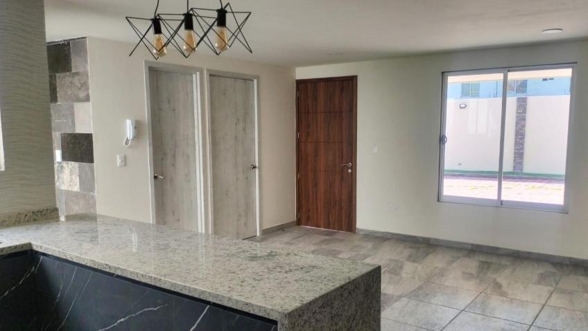 Casa en Venta, FRACC LAGOS ATRÁS DE EXPLANADA  | Se encuentra ubicado en Momoxpan, Puebla | Vendo y Rento