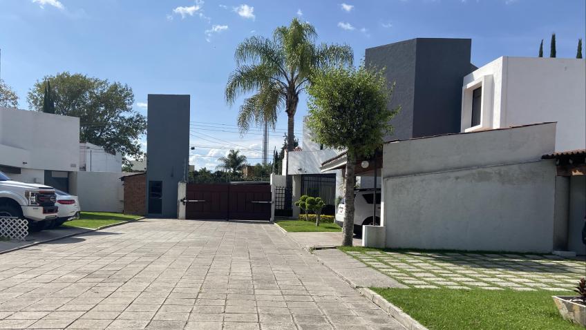Casa en Venta, VENTA CASA EN FRACC. VILLA MIRAGE MORILLOTLA  | Se encuentra ubicado en Morillotla , Puebla | Vendo y Rento